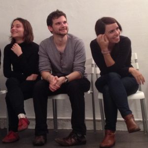 trois élèves amateurs des stages de théâtre d'Avenue du Spectacle